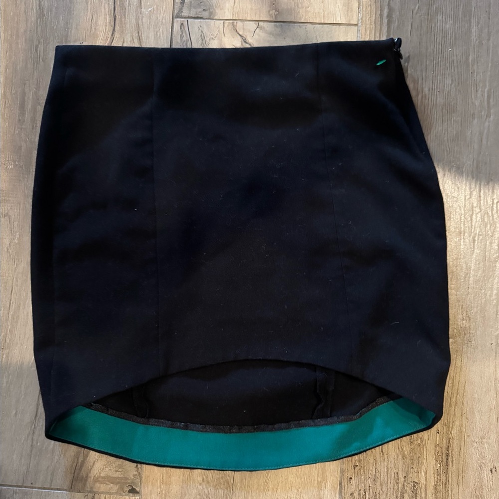 Elegant Black Zara Skirt with Green Lining